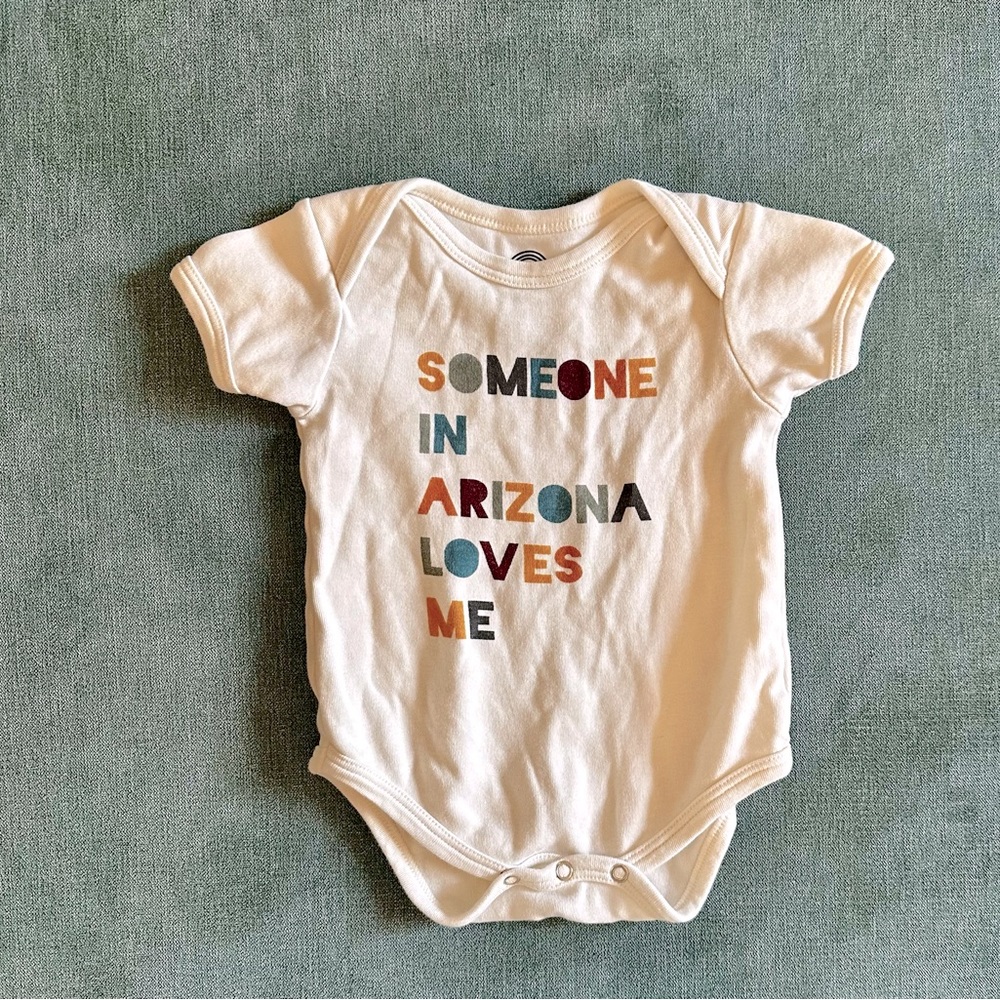 Emerson and Friends “Someone in Arizona Loves Me” onesie size 6-12 months